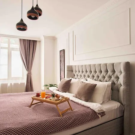 شقة Gorgeous & Luxury In The Heart Of Sisli! *